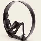 Escultura Decorativa Leitura Em Metal Preto Mart