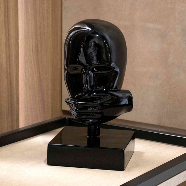 Escultura Decorativa Rosto Silêncio Em Cerâmica Preto 25cm B0