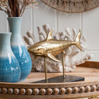 Escultura Decorativa Tubarão Em Resina Dourada 32cm Na0929 Btc