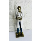 Escultura Decorativa Veterinário Em Resina 25 5cm