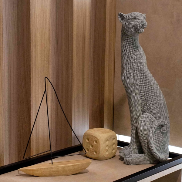 Escultura Decorativo Pantera Em Poliresina Cinza 52x19x17 Cm