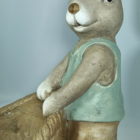 Escultura Em Cerâmica Coelho Com Cesta 45cm