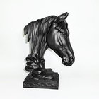 Escultura Em Resina O Cavalo Preto