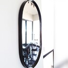 Espelho Oval Com Moldura Preta 80x50cm