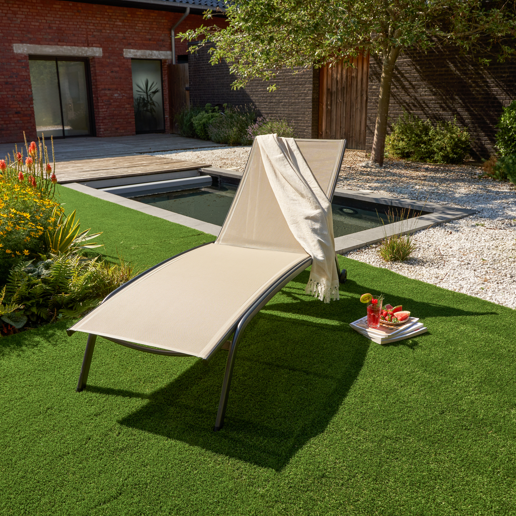 Espreguiçadeira em Aço Reclinável com 4 Posições 92,5x69x193,5cm Bege Rivera Naterial