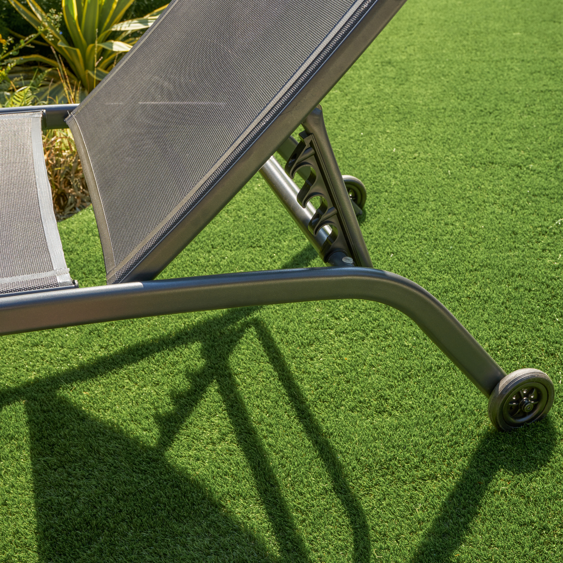 Espreguiçadeira em Aço Reclinável com 4 Posições 92,5x69x193,5cm Cinza Rivera Naterial