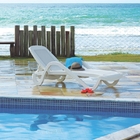 Espreguicadeira Plastica Cancun Branca Com Tela Plastica Lara