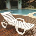 Espreguiçadeira em Plástico Reclinável com 3 Posições 30x54x180cm Branca Pitangui Antares