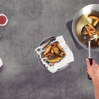 Espumadeira Utilita Preto Lamina De Aco Inox E Cabo De Polipr