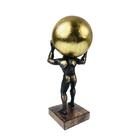 Estatueta De Resina Elby Homem Erguendo Bola 32cm Dourado