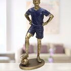 Estatueta Decoração Jogador De Futebol Escultura Resina 26cm