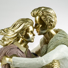 Estatueta Decorativa De Resina Casal Namorados 15x11cm