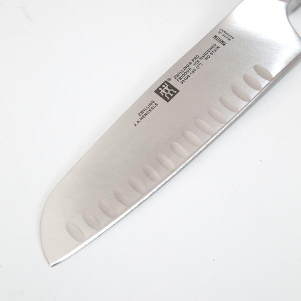 Faca santoku Zwilling pro inox com alvéolos 7"