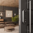 Fechadura Digital Yale Lia IP55 Preta Cromada de Embutir com Biometria, Senha, Cartão e Chave