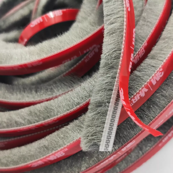 Fita Veda Fresta Escova Vedação Ads 7x10 Cinza 10m