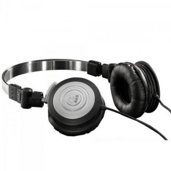 Fone AKG: Headphone profissional na horizontal