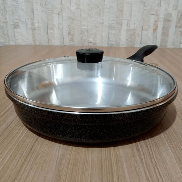 Frigideira Com Tampa De Vidro Preto Craquelado Cava