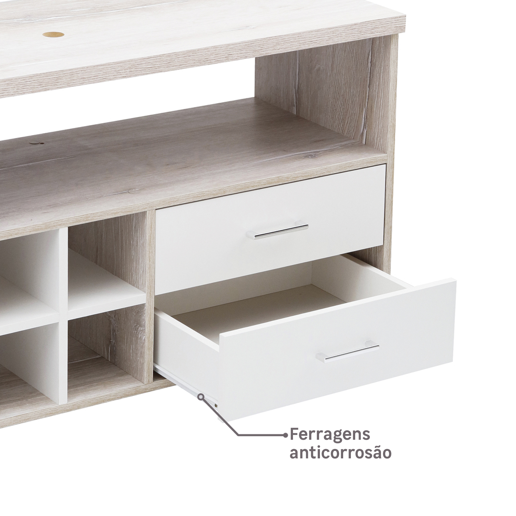 As ferragens possuem material resistente, que não enferrujam mesmo em contato com água. Ótima durabilidade, tendo eficiência ao abrir e fechar por um longo tempo.