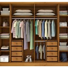 Guarda-roupa Casal Com Pés 6 Portas 8 Gavetas 270cm Sevilla