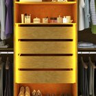 Guarda Roupas Casal 6 Portas Com Pés E Led Absolut New Reflec