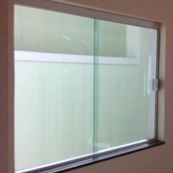 Janela Montada De Vidro Temperado Incolor, Perfis Brancos 1.0