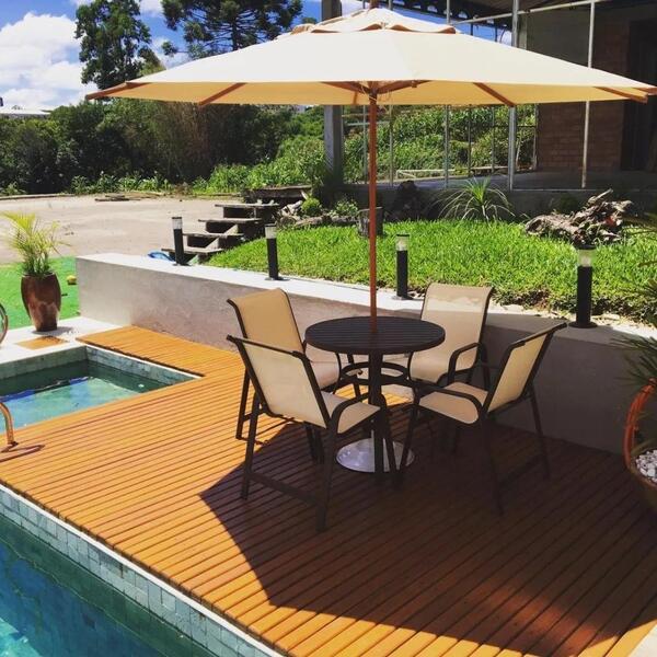 Jogo De Mesa Ripado E 4 Cadeiras De Alumínio E Tela Piscina