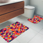Jogo Tapetes Para Banheiro 2 Peças Triângulos Coloridos Único