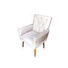 Kit 02 Poltronas Decorativas Bia Com Pés Palito Suede Bege