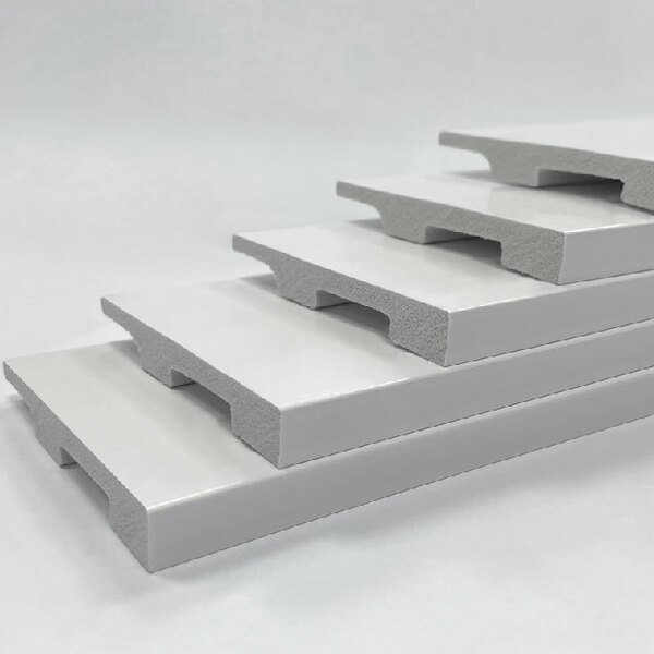 Kit 10 Barras Rodapé Em Poliestireno Liso Floort 7 Cm X 13 Mm