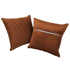 Kit 2 Almofadas Tressê 50x50cm Veludo Terracota - Casaepoltro