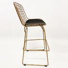 Kit 2 Banquetas Para Cozinha Média Bertoia Maciça Cor Dourado