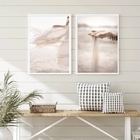 Kit 2 Quadros Fotografias Bege Mulher Areia Praia 45x34cm - C