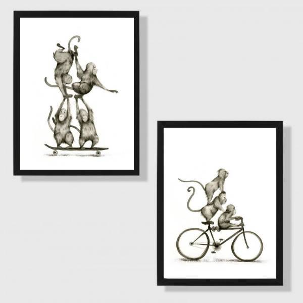 Kit 2 Quadros Macaquinhos Esportistas 45x34cm Moldura:madeira