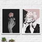 Kit 2 Quadros Para Quarto Mulher Com Flores 45x34cm Moldura:m