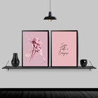 Kit 2 Quadros Seja Forte E Corajosa Rosa 33x24cm - Com Vidro