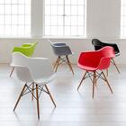 Kit - 2 X Cadeiras Charles Eames Eiffel Daw Com Braços - Base