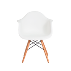 Kit 3 Cadeiras Eiffel Eames Daw C/braço Branca Base Madeira S