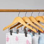 Kit 6 Cabides De Madeira Com Presilhas E Gancho De Metal