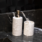 Kit Banheiro 01 Porta Sabonete Liquido E 01 Porta Escova Em C