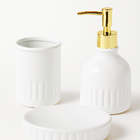 Kit Banheiro De Cerâmica 3 Peças Branco Com Dourado Nirvana B