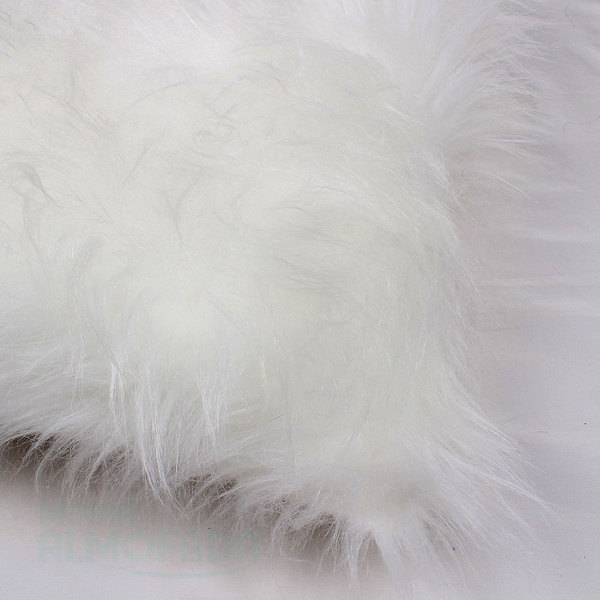 Pelucia branca clearance