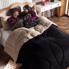 Kit Coberdrom Golden Love Preto Casal Padrão C/ Almofadas 05