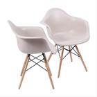 Kit Com 2 Cadeiras Dkr Com Braço Fendi Base De Madeira - Or D