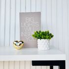 Kit Decoração Com 3 Peças Livro + Vaso Branco + Coração