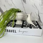 Kit Decoração Livro Travel + Vaso Pedestal + Pássaro Branco