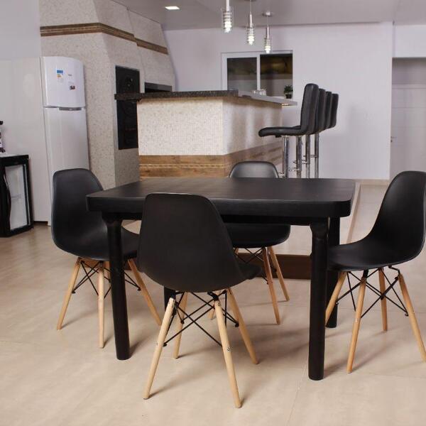 Kit Mesa De Jantar França 110x80 Preta + 04 Cadeiras Charles