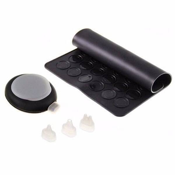 Kit Para Macarons Com Tapete E Bisnaga Com 3 Bicos - Preto