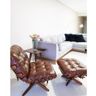 Kit Poltrona + Puff Costela Cor Whisky Base Giratória Madeira