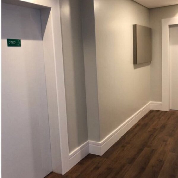 Kit Rodapés De Poliestireno 20 Barras Frisadas De 15cmx2,44m