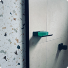 Kit Saboneteira + Prateleira Banheiro Porta Shampoo Condicion